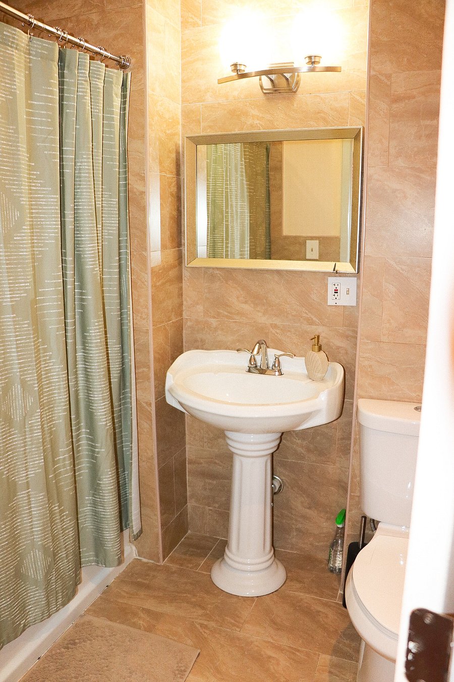 Furnished Finder property 809469_1 photo 12