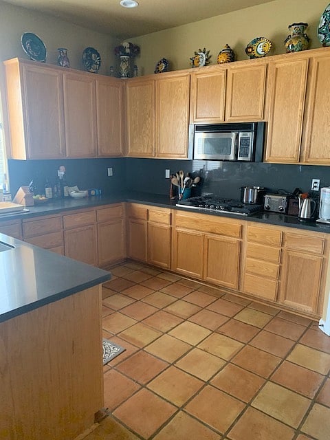 Love this kitchen space!
Fully equipped
Views to golf course & mountains