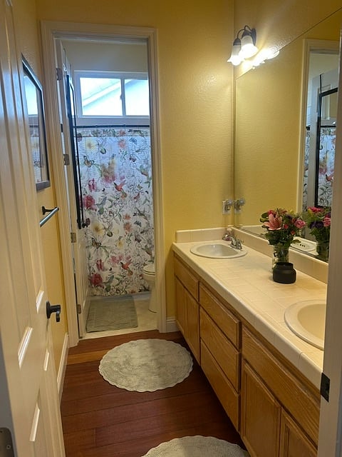Shared Bathroom I Double Sinks
Extra 1/2 bath near kitchen, dining, living rooms