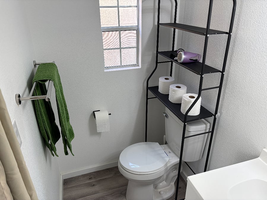 Hairdryer included