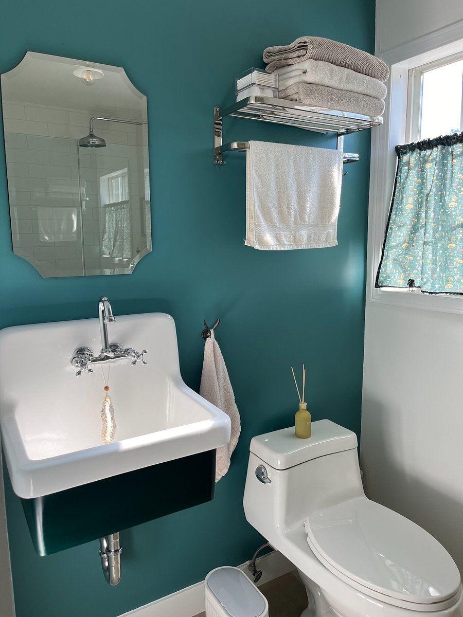 Main Bathroom