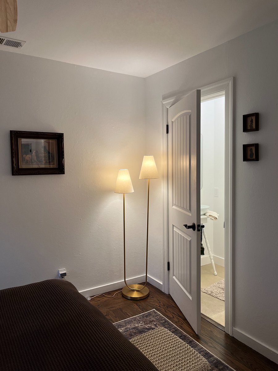 Master Bedroom with en-suite.