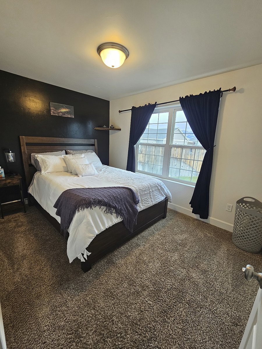 Second Bedroom with Queen Bed
