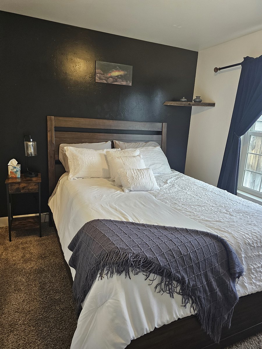 Second Bedroom with Queen Bed