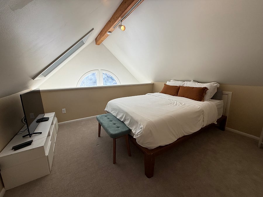 There is an open loft concept. The rail is 3 feet high
