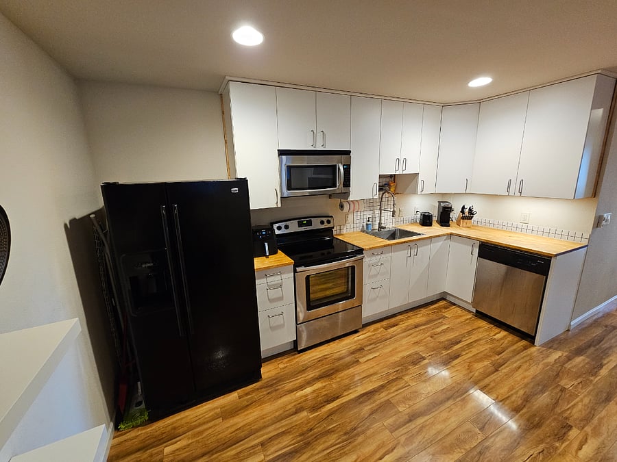 Furnished Finder property 810000_1 photo 2