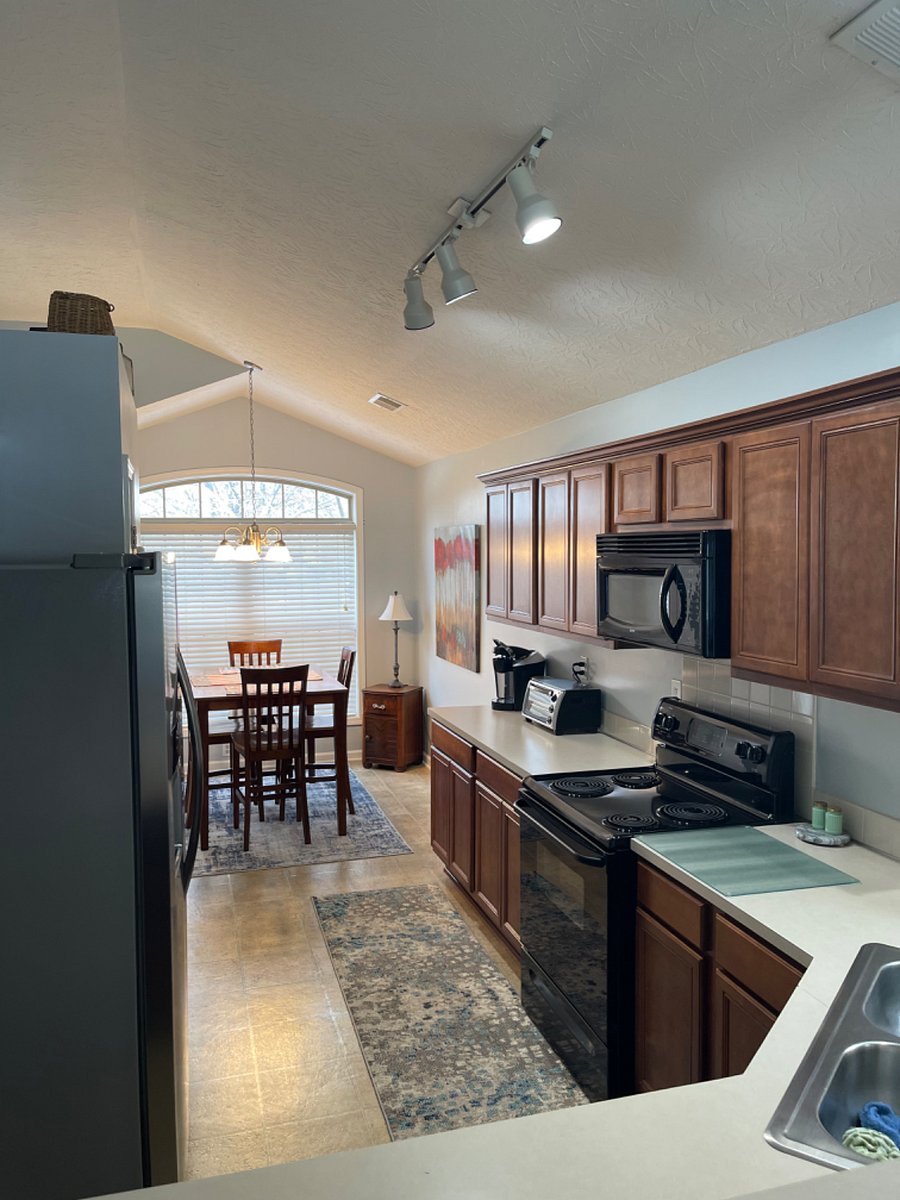 Kitchen and Dinning Area