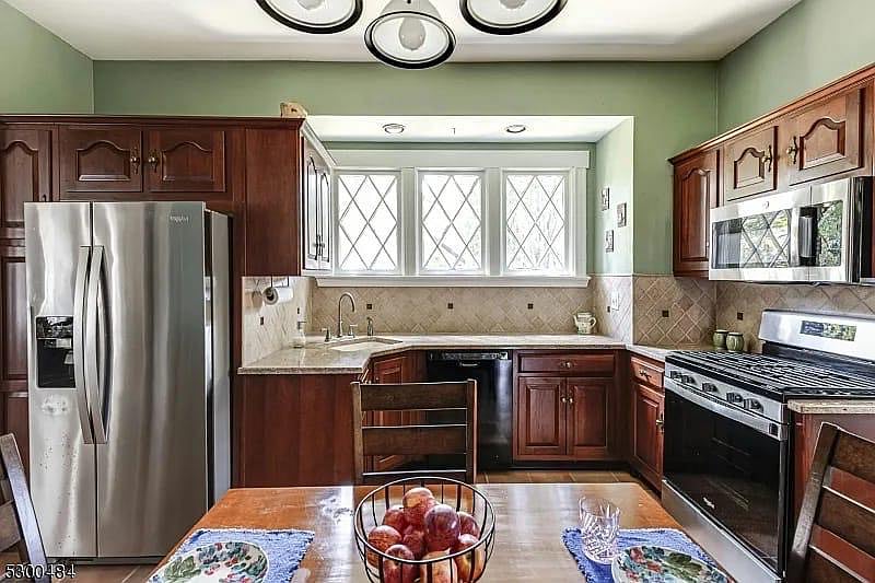 Furnished Finder property 810134_1 photo 4