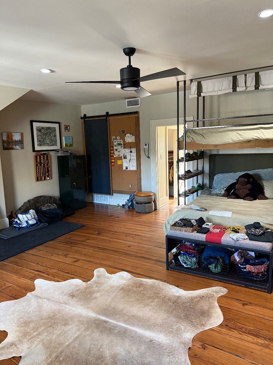 Third floor bedroom , bath & roof deck
