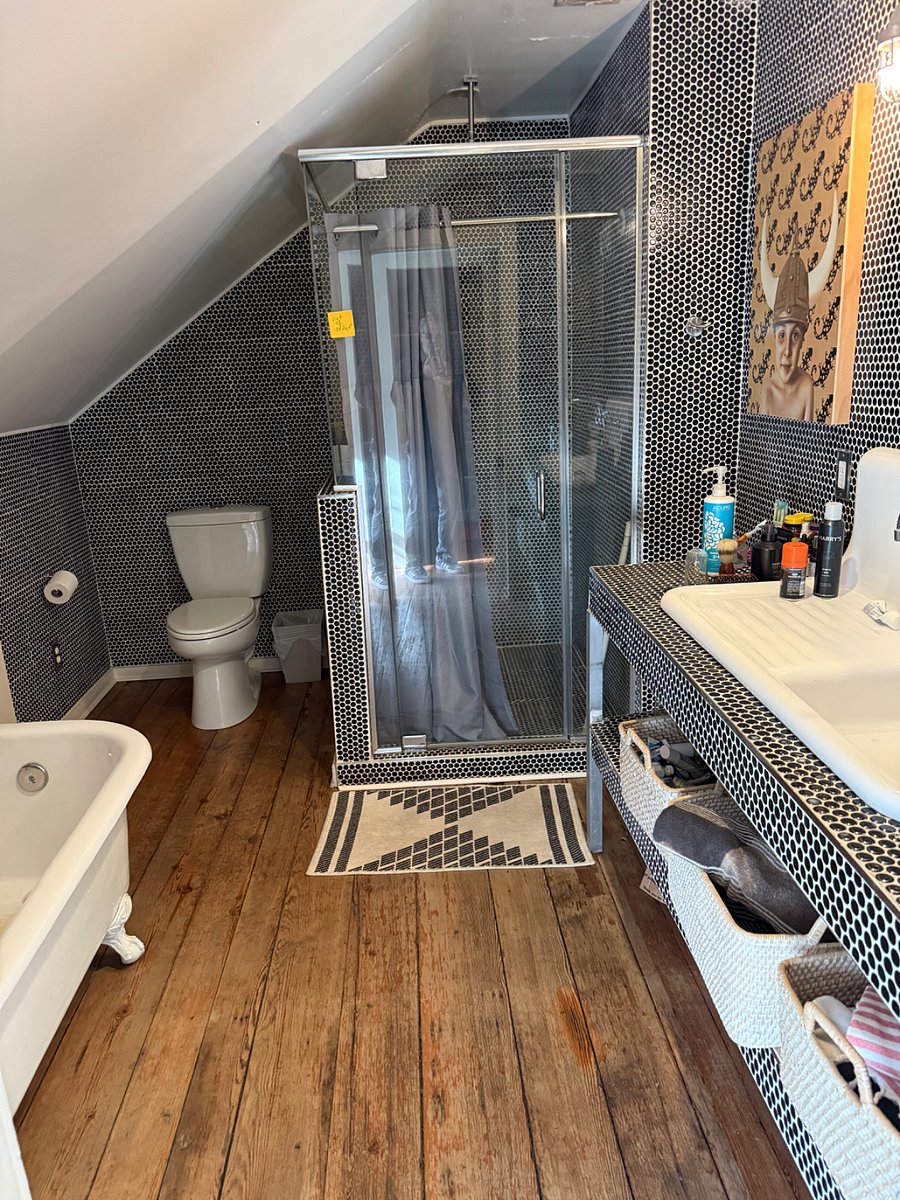 3rd floor full bath