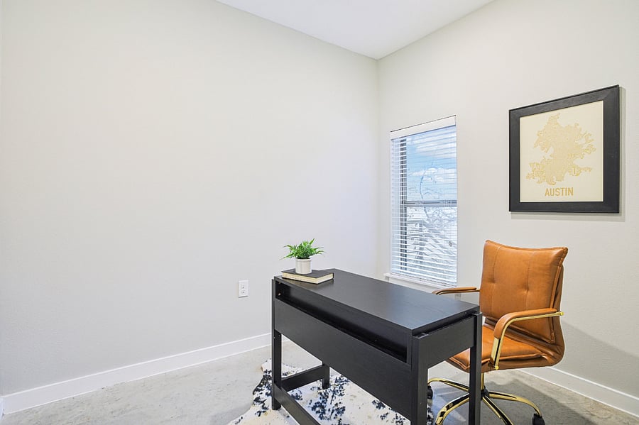 Office/flex room