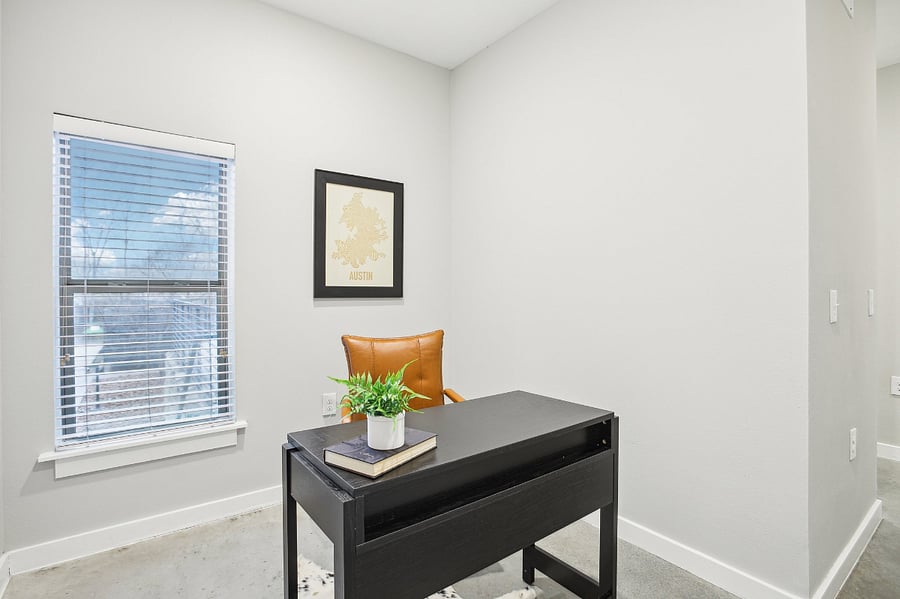 Office/flex room