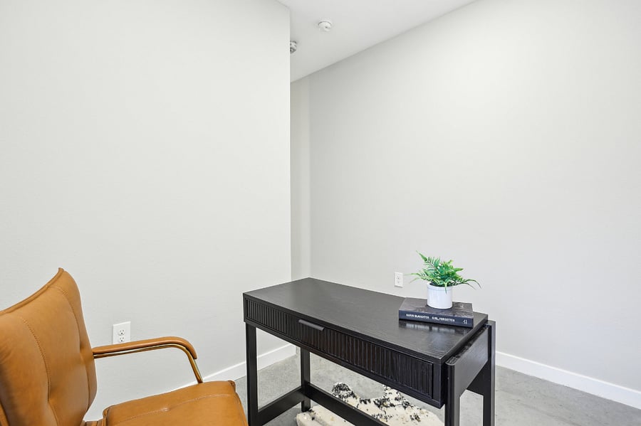 Office/flex room