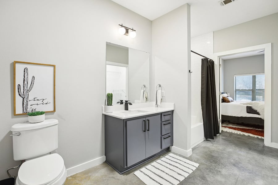 Spacious bathroom