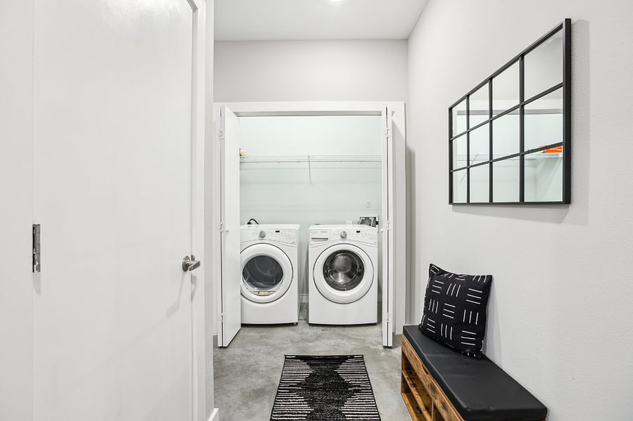 Laundry closet with Washer and Dryer
