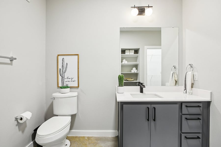 Spacious bathroom