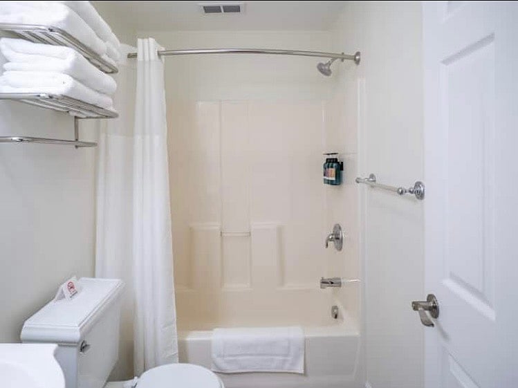 Furnished Finder property 810318_1 photo 17