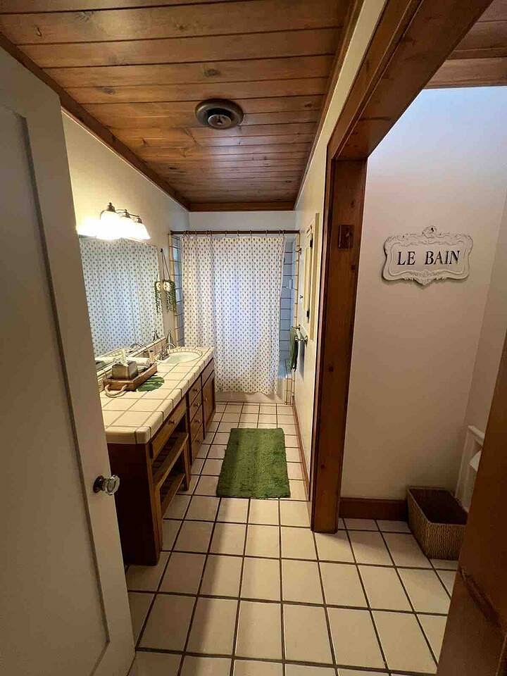 Furnished Finder property 810352_1 photo 18