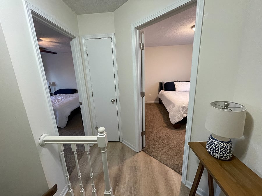 Landing between bedrooms A and B