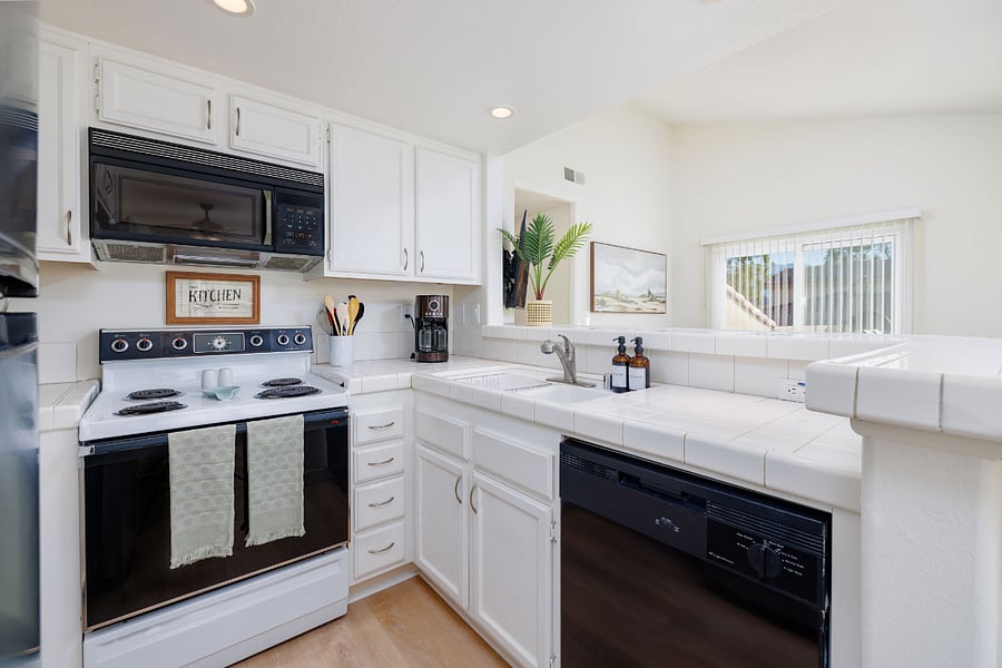 Furnished Finder property 810468_1 photo 7