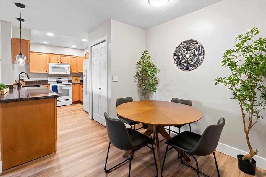 Connected kitchen and dining