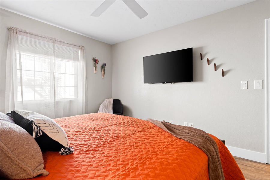 55" 4k Roku TV provided for flexibility and comfort