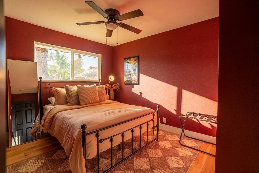 Bedroom 2 - Queen Bed