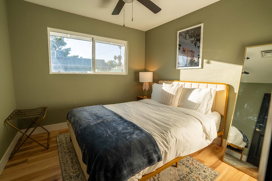 Bedroom 4 - Queen Bed