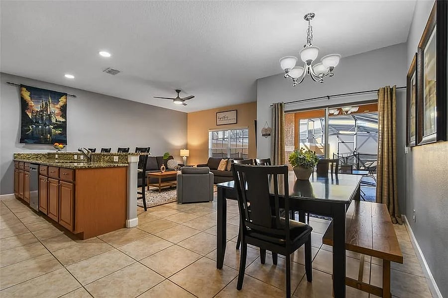 Furnished Finder property 810694_1 photo 4