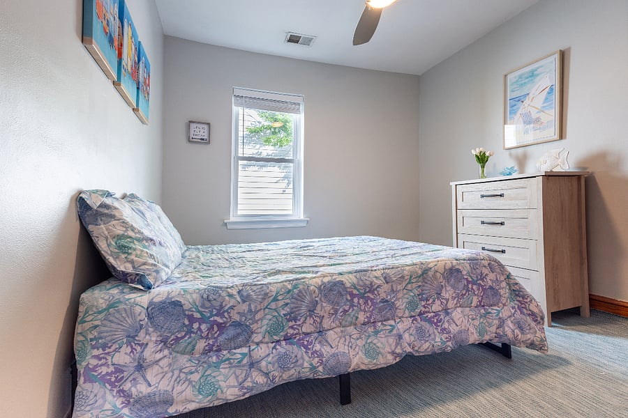 2nd Bedroom with twin bed.