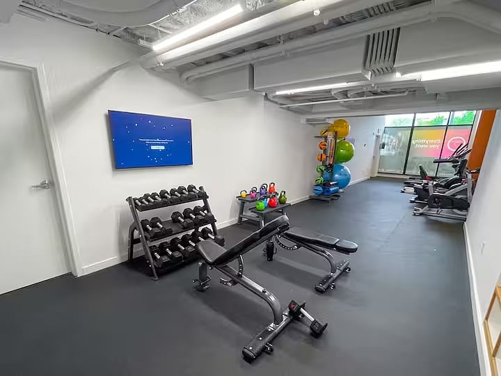 1st floor gym access!