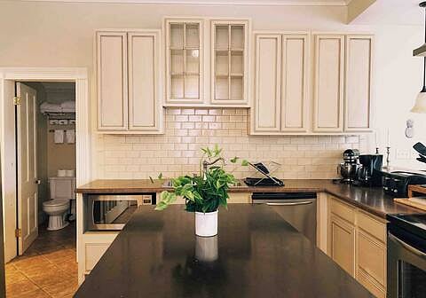Furnished Finder property 810811_1 photo 7