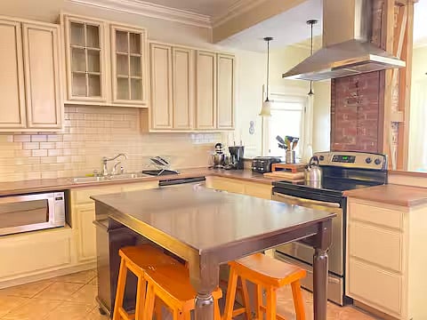 Full Kitchen