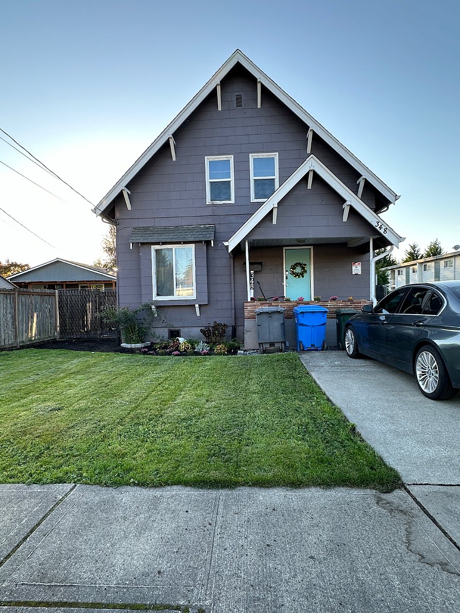 Front Yard/Entry