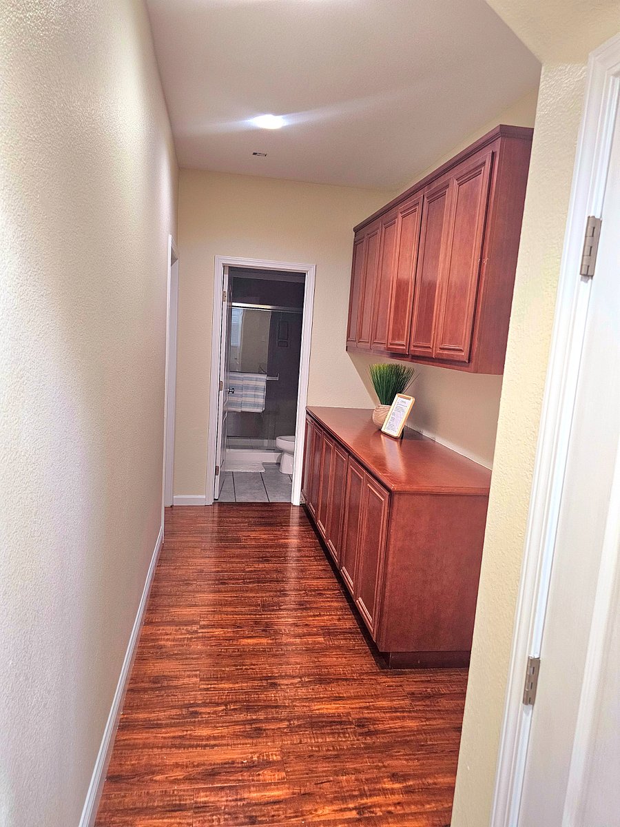 Furnished Finder property 810923_1 photo 32