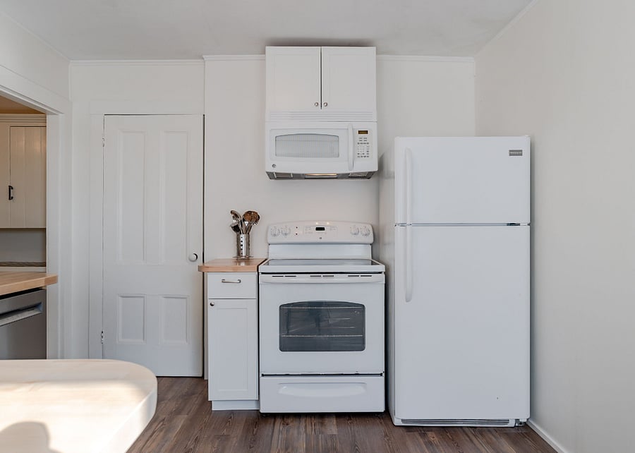 1 bedroom Living/ kitchen area