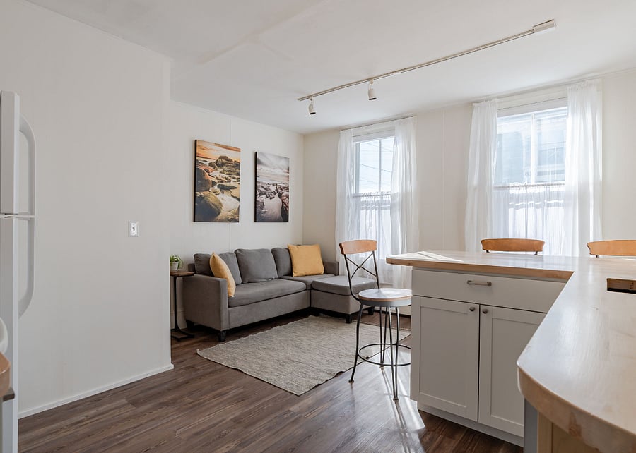 1 bedroom Living/ kitchen area