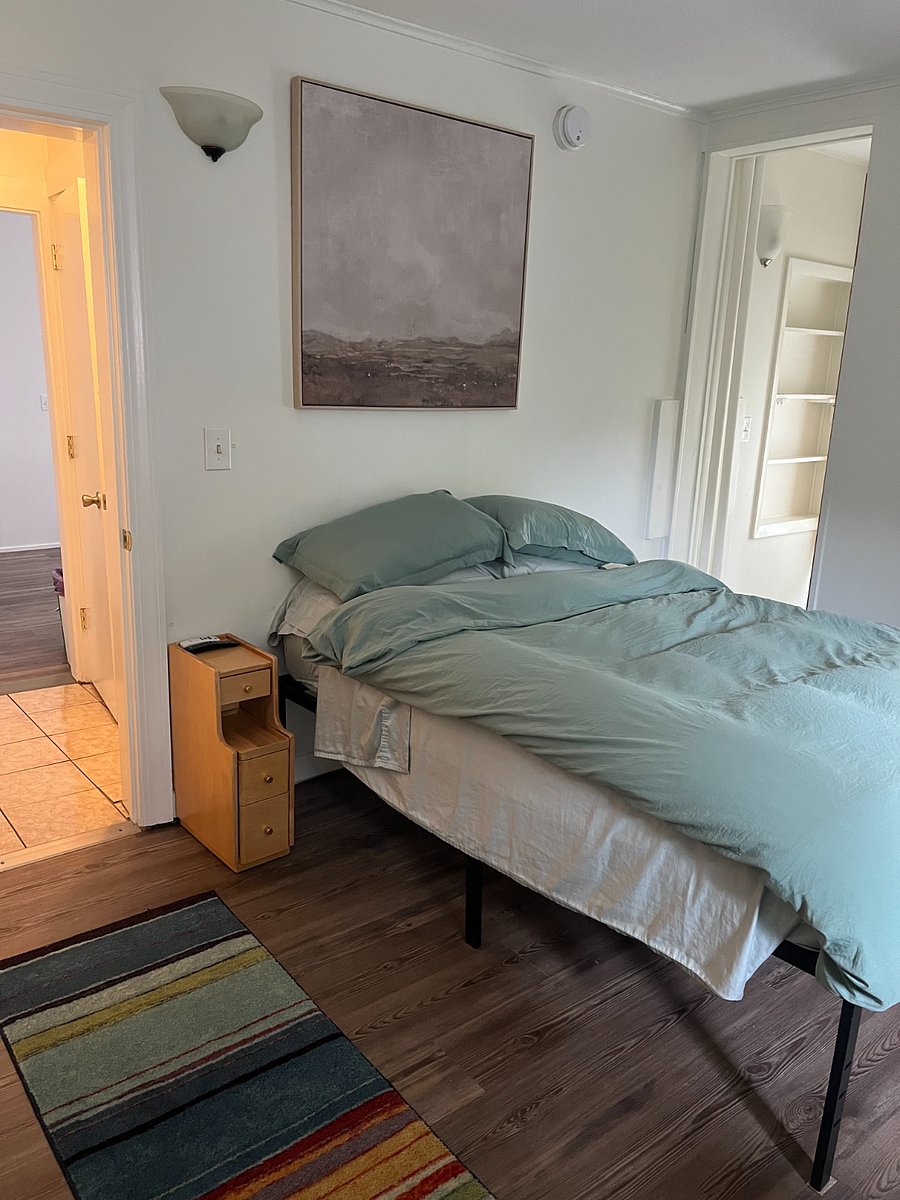 1 bedroom bedroom