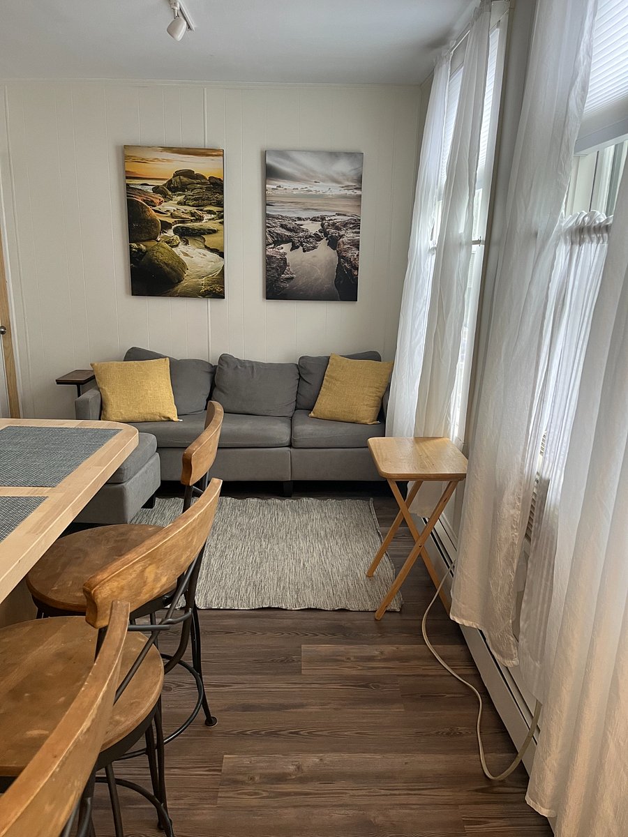 1 bedroom Living/ kitchen area