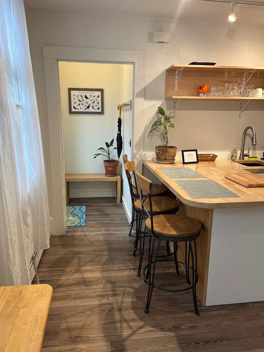 1 bedroom Living/ kitchen area