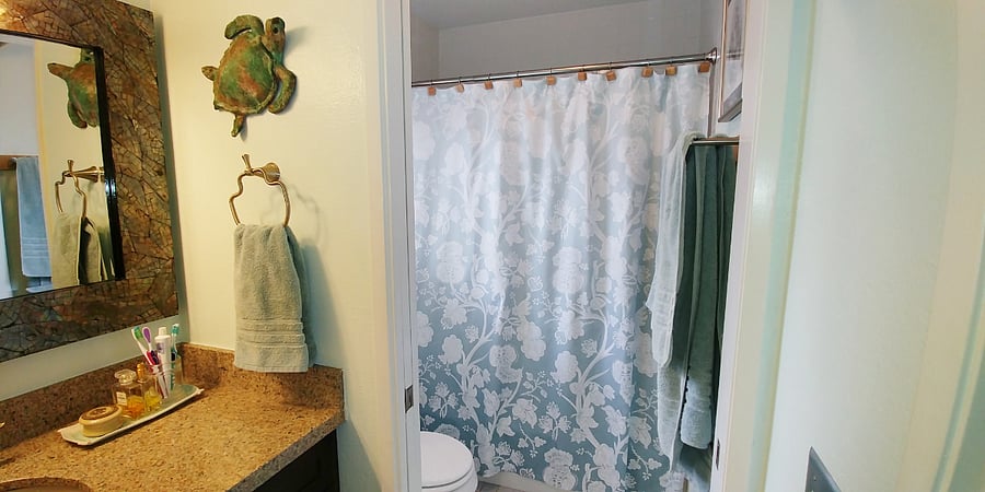 Shower. Soap and shampoo is provided.