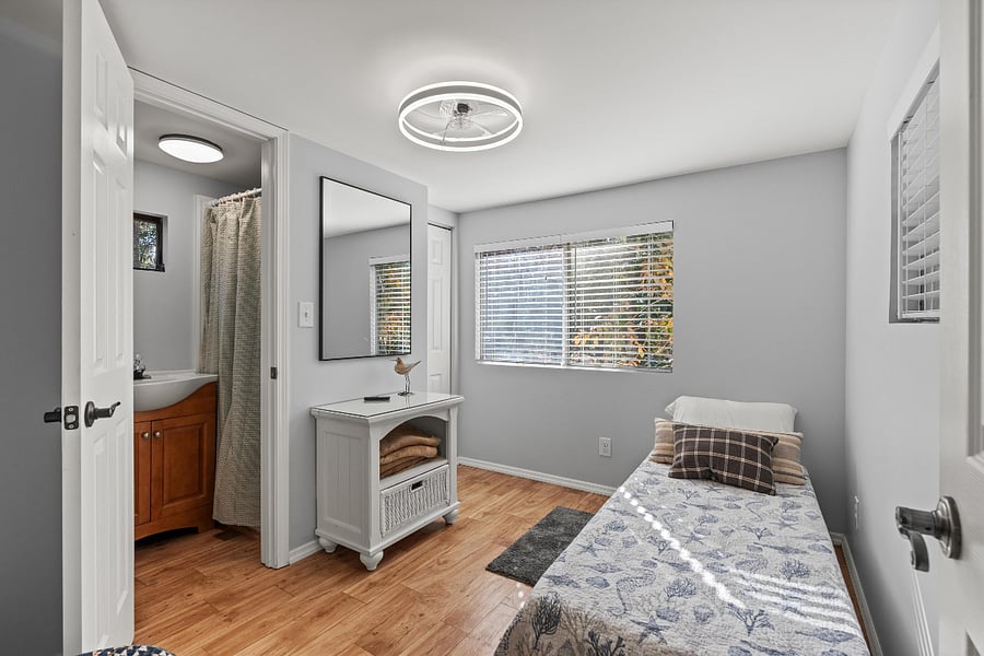 Second bedroom with twin-size bed or a great space for an office (desk can replace bed upon request)