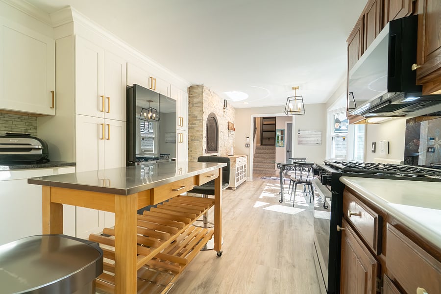 Kitchen; natural gas stove