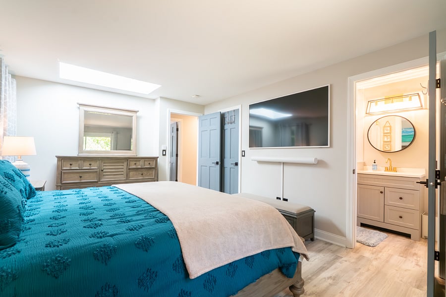 Master Bedroom, king bed