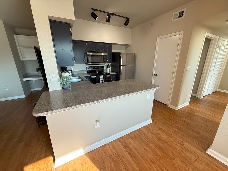Furnished Finder property 811210_2 photo 7