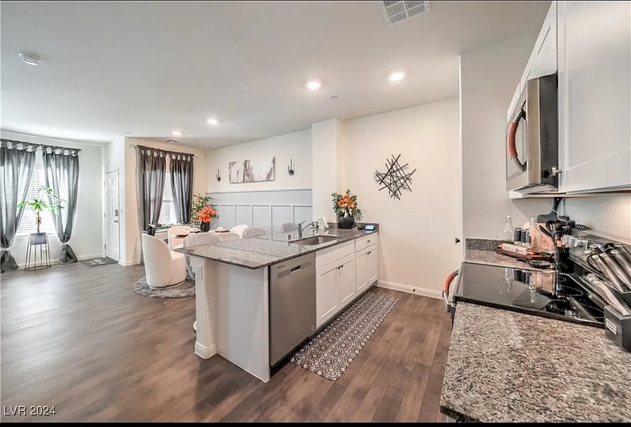 Furnished Finder property 811292_1 photo 4