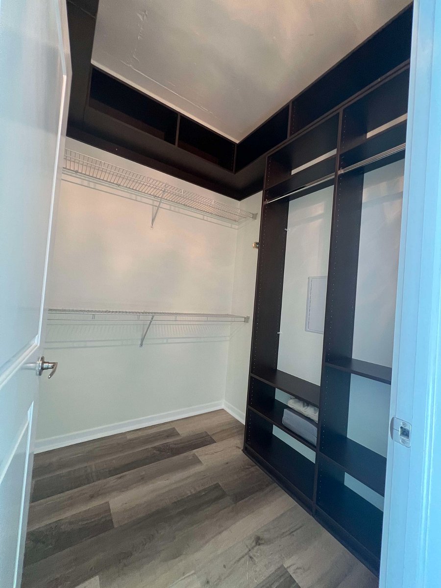 Walk-in Closet