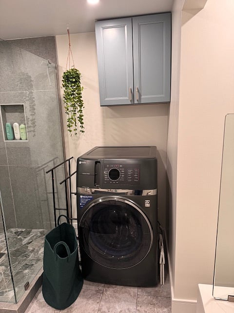 Combined washer/dryer in unit.