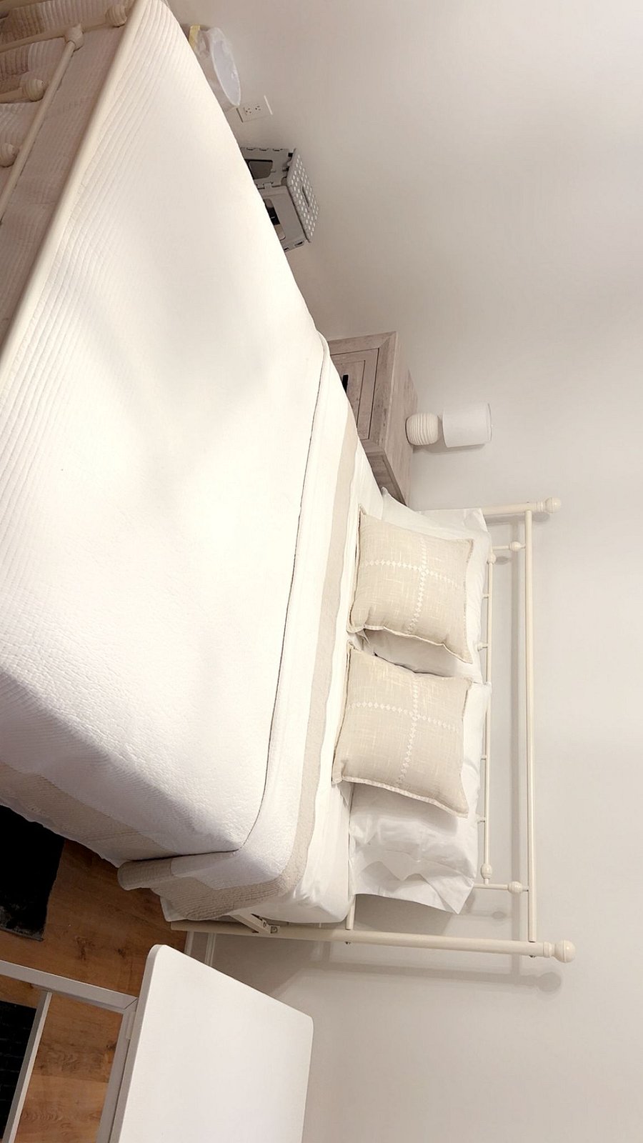 Queens size bed