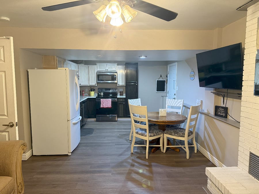 Kitchen, Dinning Room, Fridge & Family Room TV